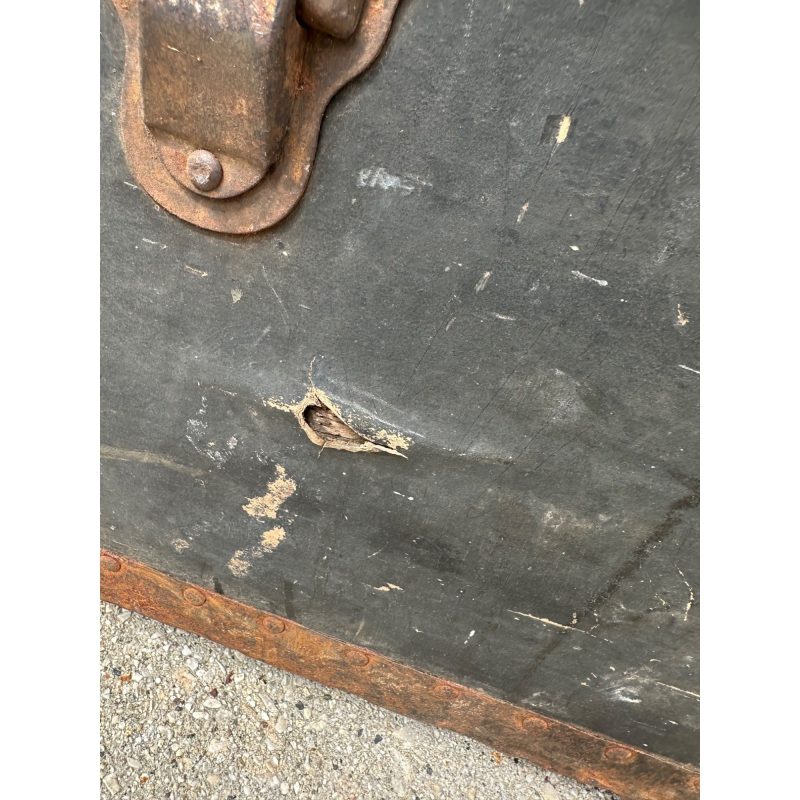 79b976a1-912d-43a6-97bd-9b3fc42c5626_LP.jpg Original WWI Lieutenant Leroy Nortman 33rd Division Storage Trunk Foot Locker WW1