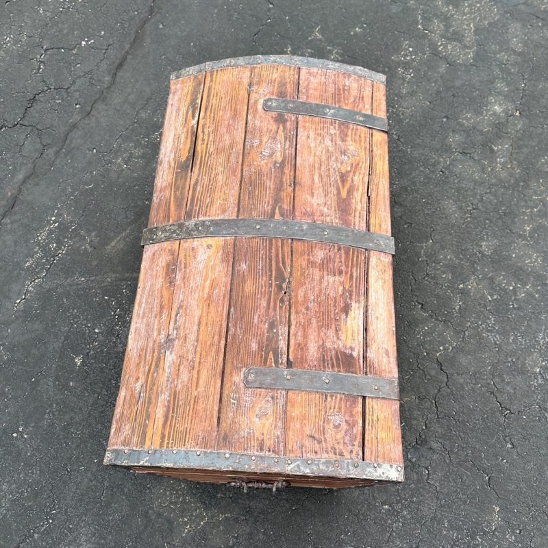 Antique Primitive Hunchback Immigrants Wooden Trunk w/ Key