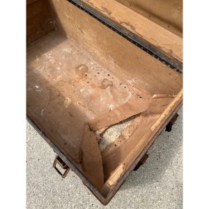 80d90d34-5a36-447d-829c-f9178338a87a_LP.jpg Original WWI Lieutenant Leroy Nortman 33rd Division Storage Trunk Foot Locker WW1