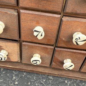 L7kvSZ8H_5.jpg Antique Primitive 36-Drawer General Store Spool Cabinet Advertising Display