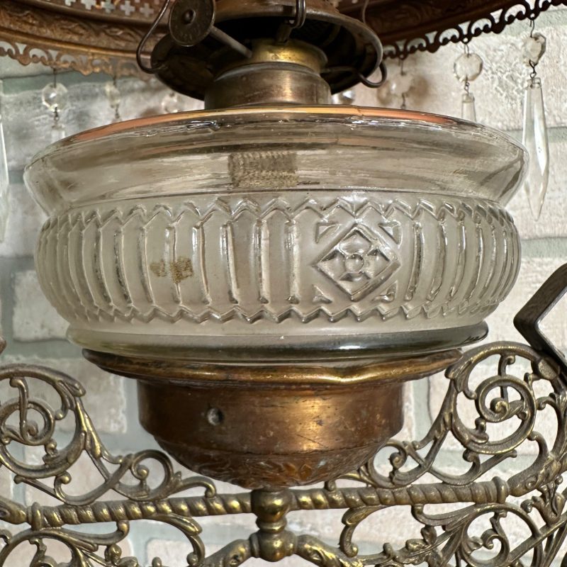 NBDkNQqG_4.jpg Antique Victorian Hanging Oil Kerosene Lamp w/ Ruby Burmese Shade Uranium Glows!