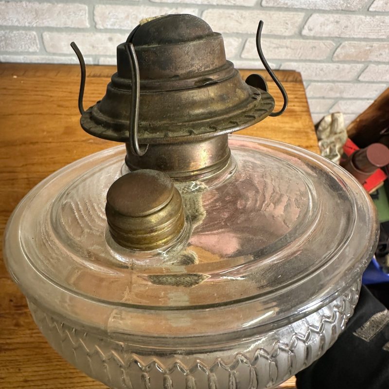 NBDkNQqG_7.jpg Antique Victorian Hanging Oil Kerosene Lamp w/ Ruby Burmese Shade Uranium Glows!