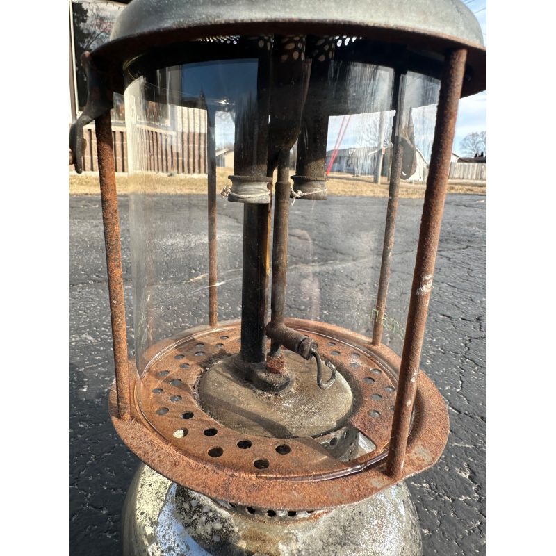 RkKwOAxI_10.jpg Vintage Coleman Quicklite Model 327 Lantern Lamp Dated 4-29