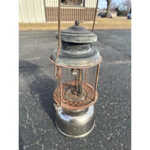 RkKwOAxI_3.jpg Vintage Coleman Quicklite Model 327 Lantern Lamp Dated 4-29