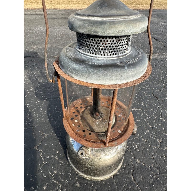 RkKwOAxI_8.jpg Vintage Coleman Quicklite Model 327 Lantern Lamp Dated 4-29