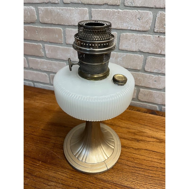 Aladdin Queen White Moonstone Oil Lamp w/ NuType Model B Burner