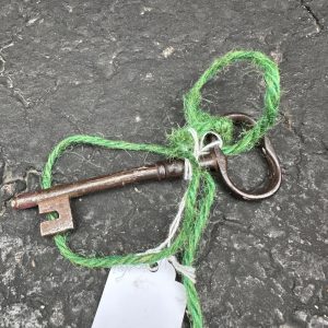 Antique Primitive Hunchback Immigrants Wooden Trunk w/ Key