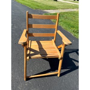 badaf0f8-a055-48c4-a984-54655e202b35_LP.jpg Vintage Child's Wooden Slat Folding Deck Lawn Beach Chair
