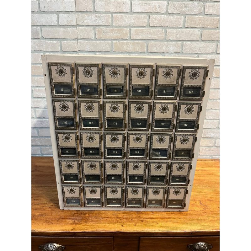 mW6MKaIH_0.jpg Vintage US Post Office Brass 30-Door Wood Cabinet Postal Unit w/ Keys Cubbies