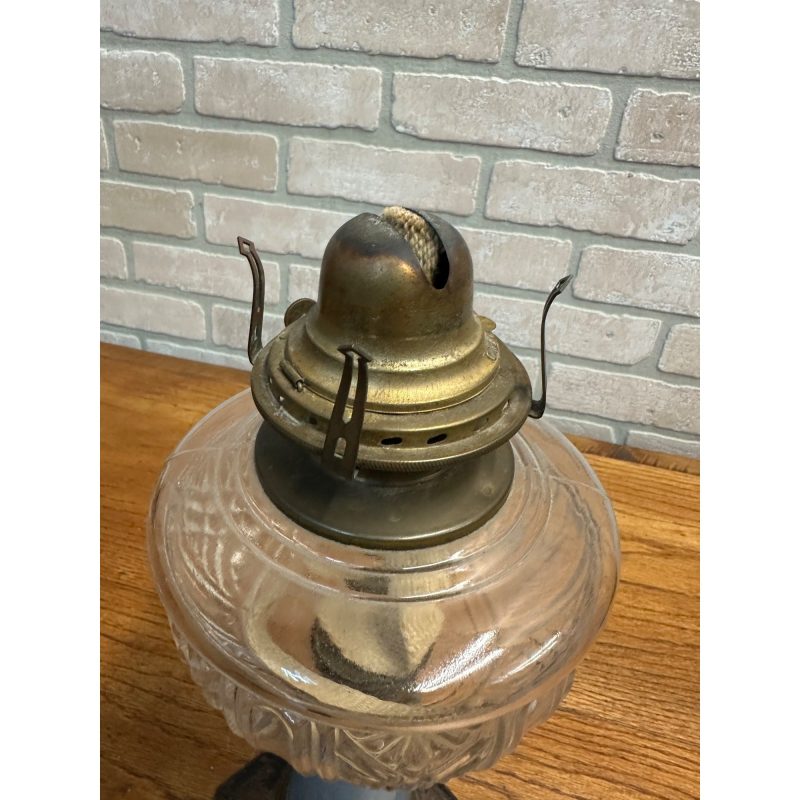 noMByOS0_9.jpg Antique Victorian 19th c. Oil Lamp w/ Reverse Painted Glass Column Child