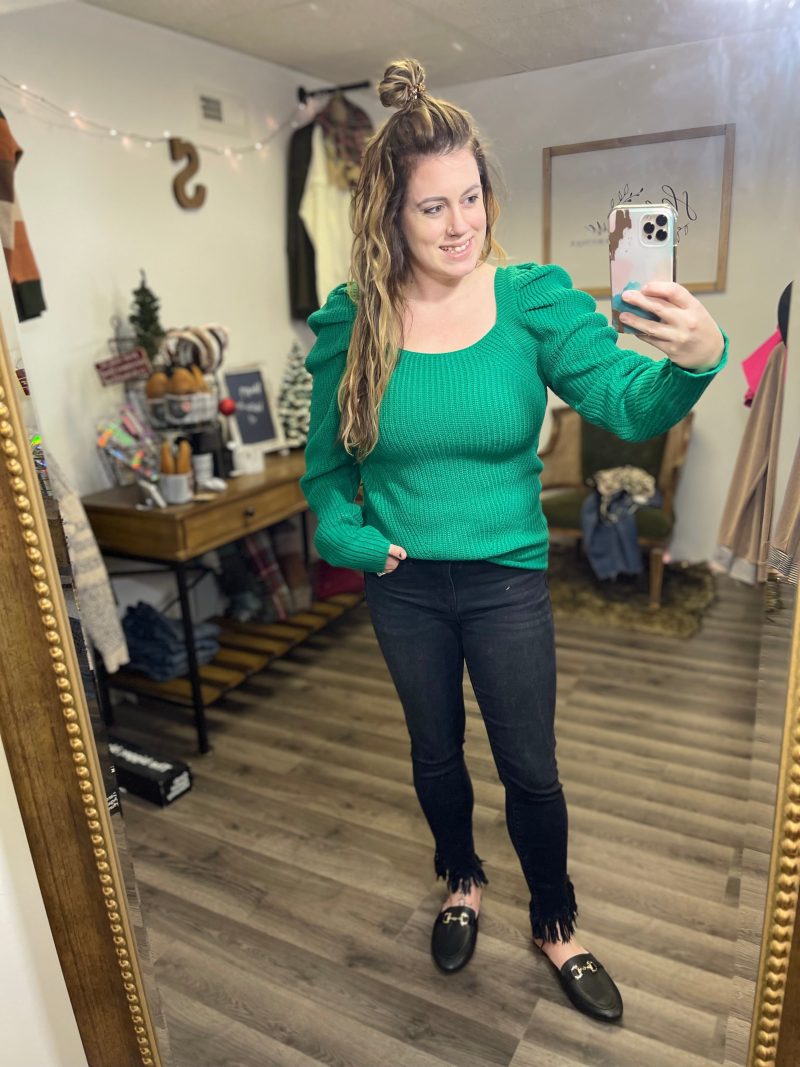 image_ba5a5c58-9131-4f47-b070-fafe02de62c2.jpg Kelly sweater